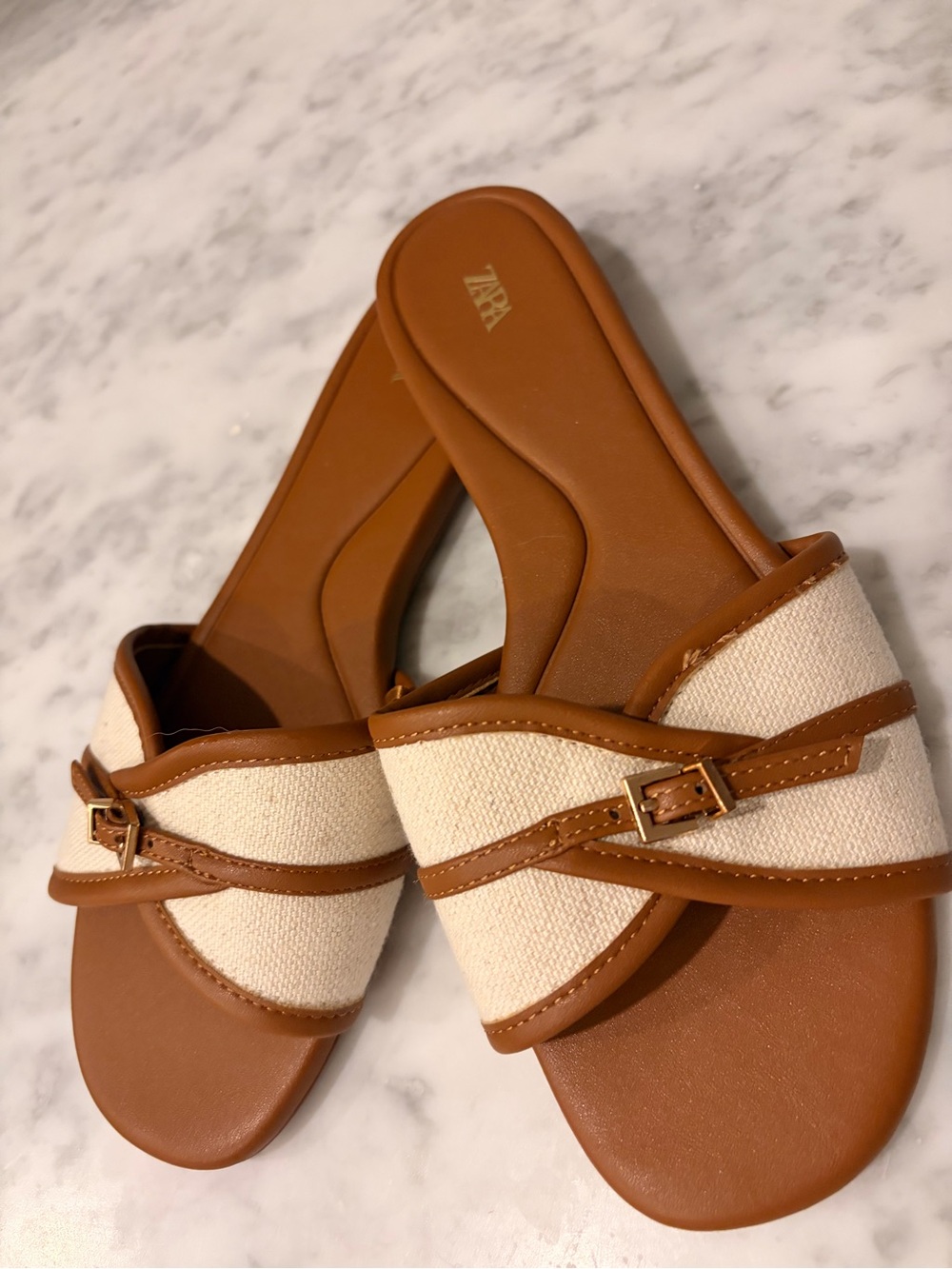 Zara Women's Tan and Cream Slide Sandals
